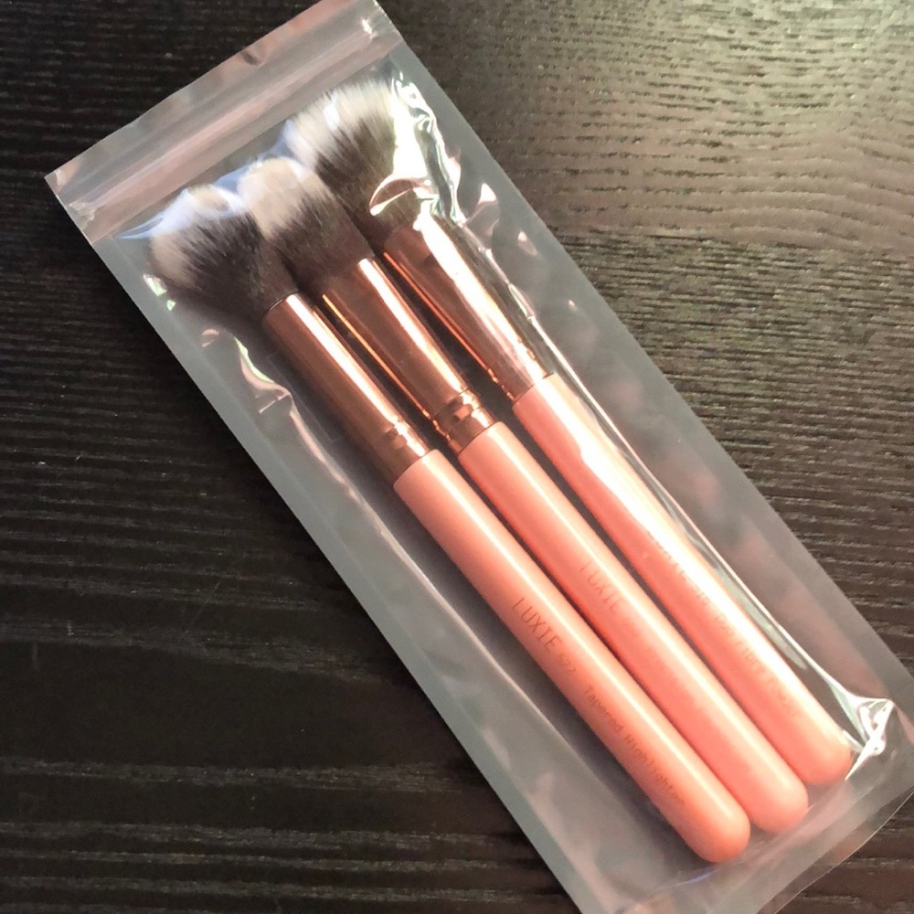 Face brushes